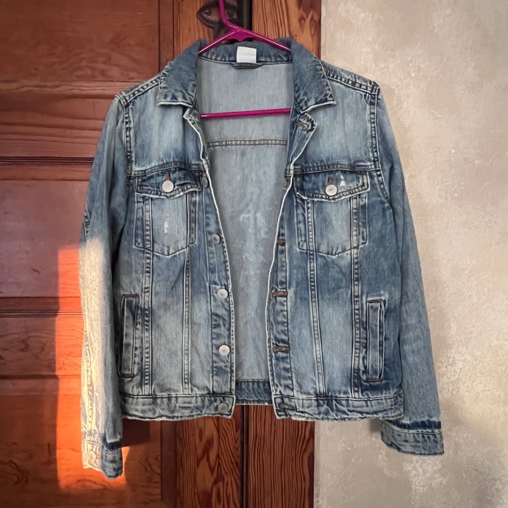 Zara Lightwash Distressed Denim Button Down Jacket Size 12 Streetwear Grunge